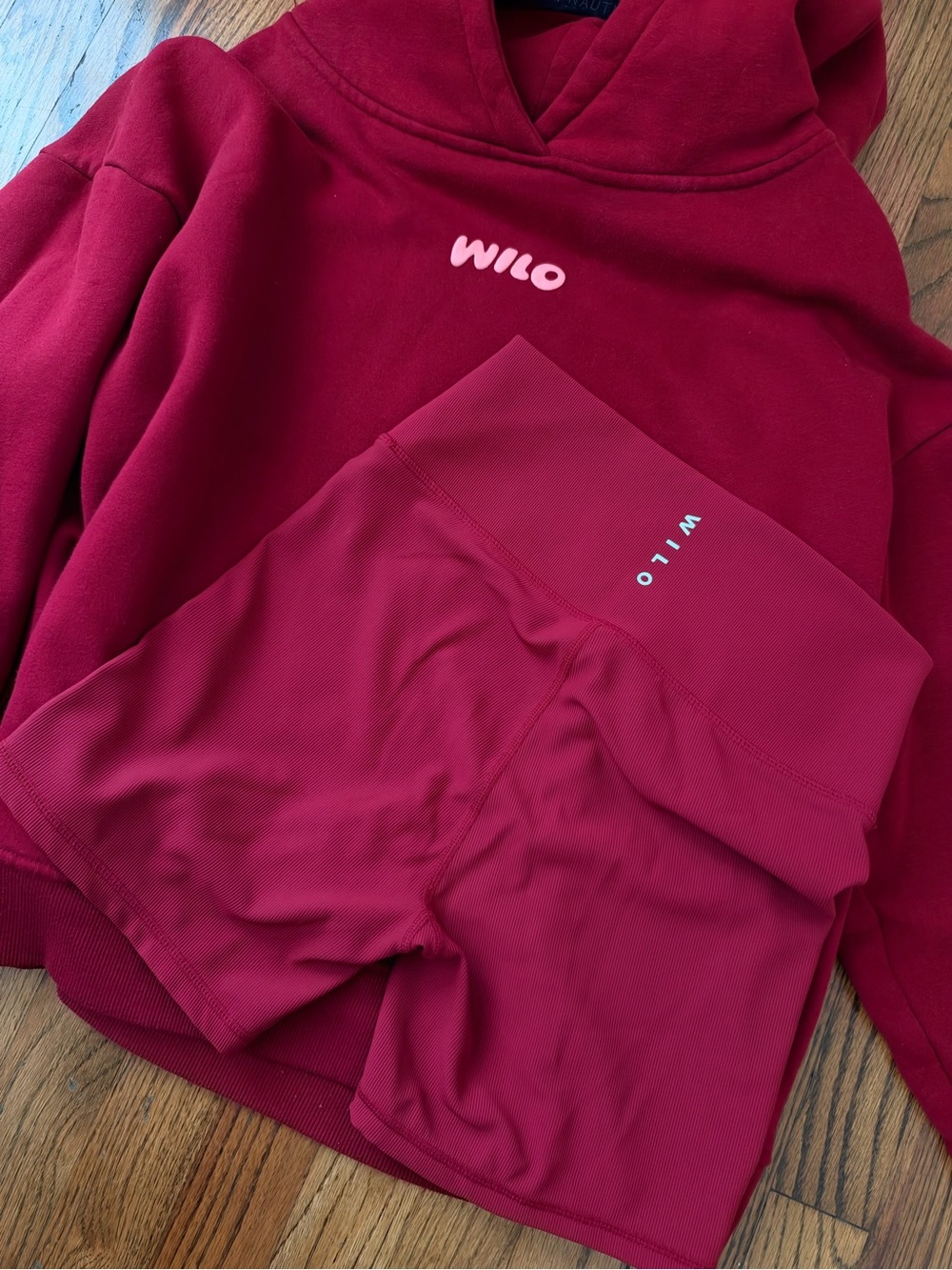 SET Wilo Graphic Hoodie in Red Large Like New